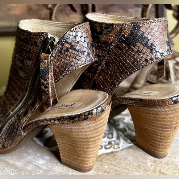 EUC Paul Green “Cayenne” in Platino/Sisal Snake Print Bootie. UK Sz 3.5/US 6 - Picture 13 of 16